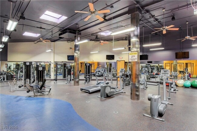 Building Photo - 2260 Village Walk Dr