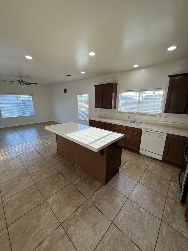 Building Photo - 2623 Bagwell Ct