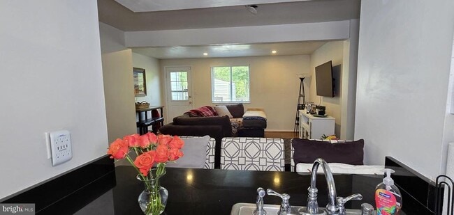 Building Photo - 3591 Laurel View Ct