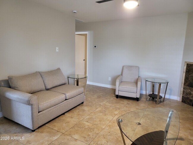 Building Photo - 20420 N 6th Dr
