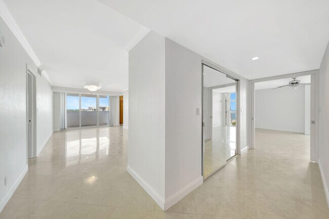 Building Photo - 1360 S Ocean Blvd