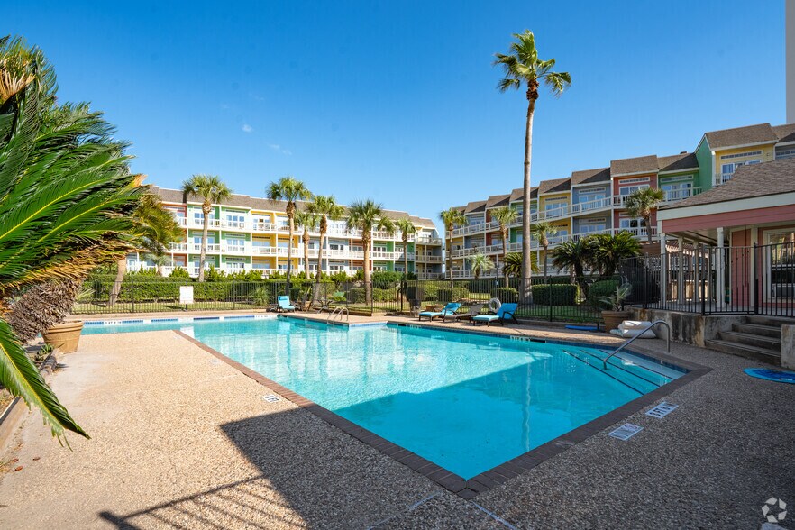 Pool - Oceanfront Lofts