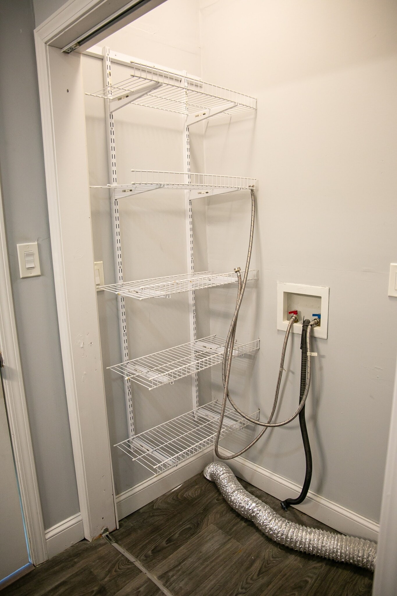 Building Photo - 508 6th Ave