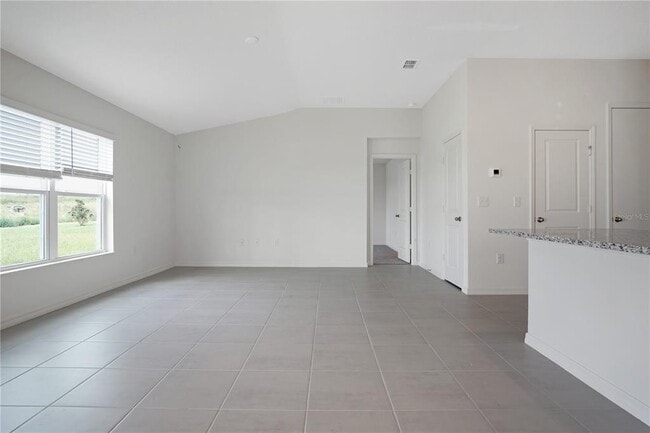 Building Photo - 616 Royal Palm Dr