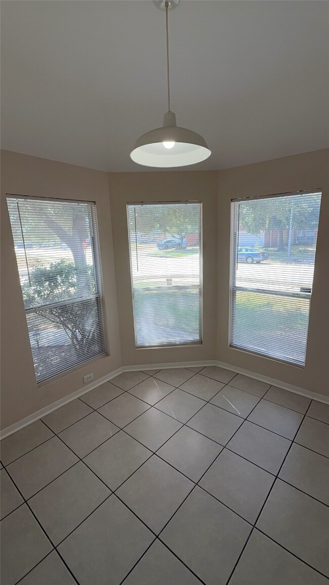 Building Photo - 1103 Laurel Chase Tr
