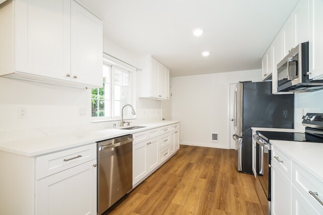 Building Photo - Brand New Remodeled 2 bed 2 bath home for Rent