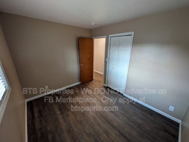 Building Photo - 306 Parkview Dr