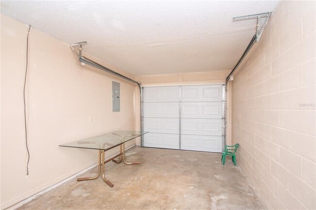 Building Photo - 27270 Warner Ave