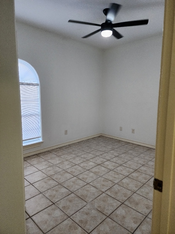 Building Photo - 603 Buena Vista Dr
