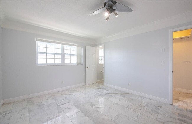 Building Photo - 551 Crystal Dr