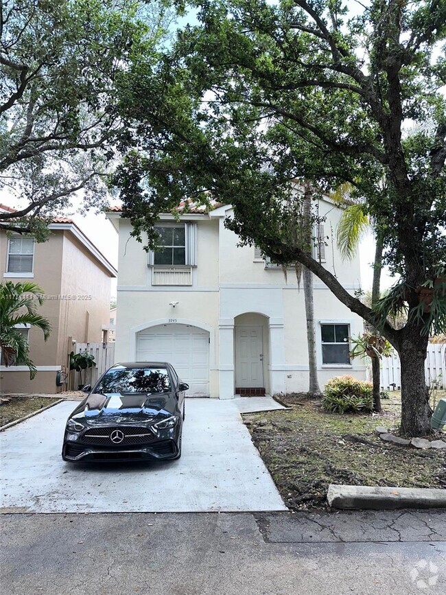 Building Photo - 3945 Fern Forest Rd