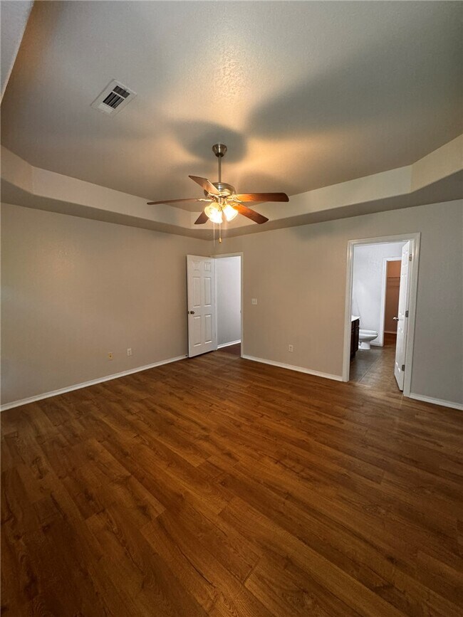 Building Photo - 11723 E Creek Ln