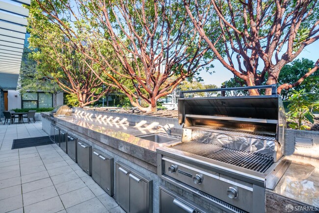 Building Photo - 330 Mission Bay Boulevard North