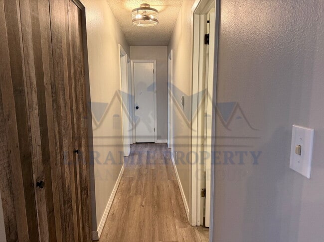 Building Photo - 3 Bedroom Home