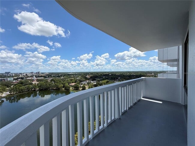 Building Photo - 400 E Colonial Dr