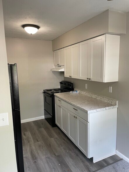 Building Photo - 1829 Miles Ave NW