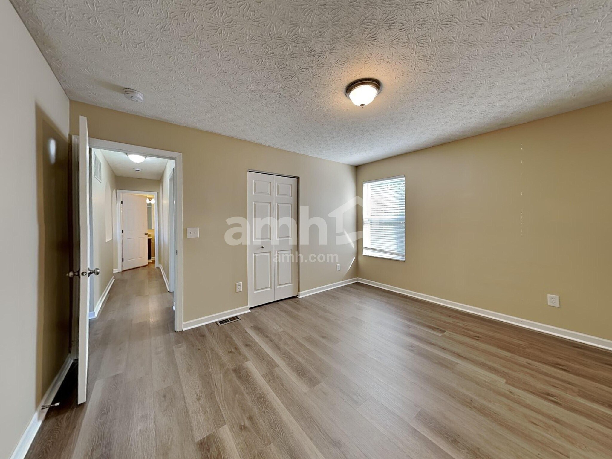 Building Photo - 80 Simsbury Ct