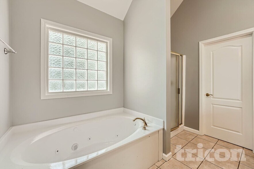 Building Photo - 4365 Rosestone Ct