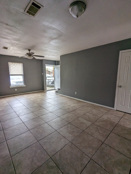 Building Photo - 1919 N Magnolia St