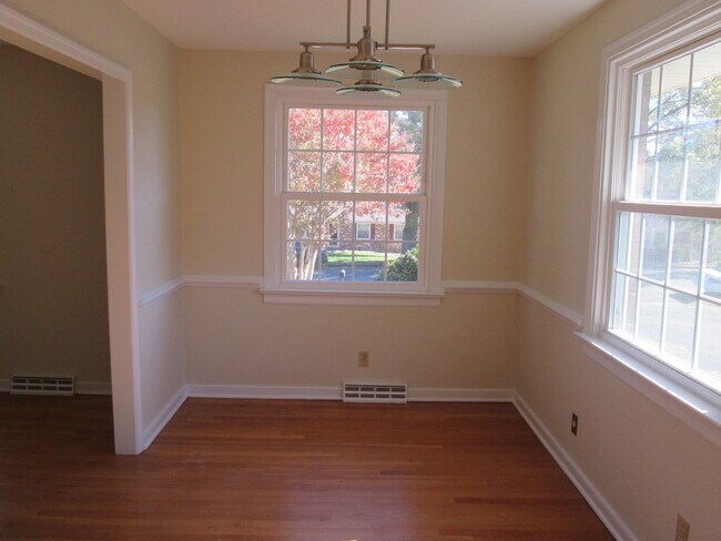 Building Photo - 3914 Longleaf Dr