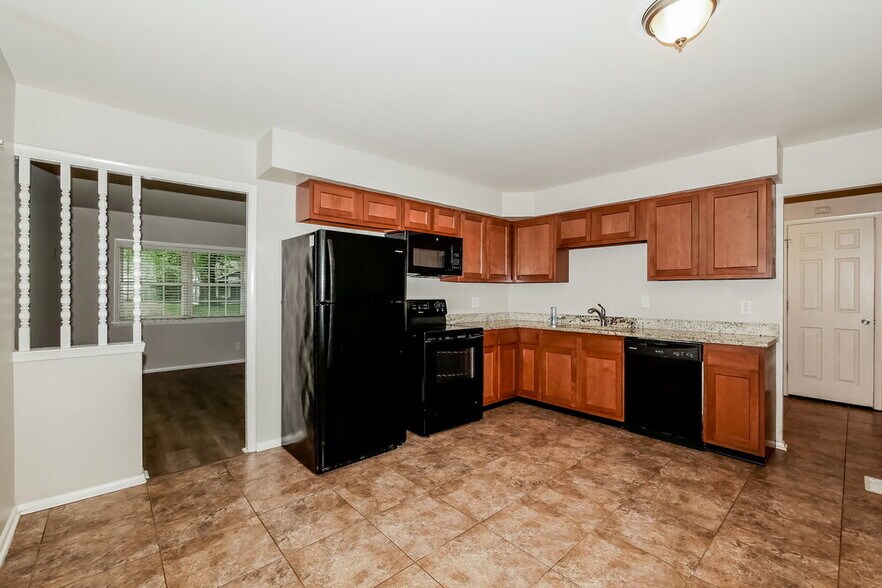 Building Photo - 4033 Arborcrest Dr