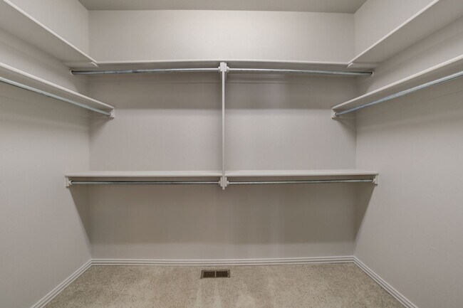 Building Photo - 5 Bed | 2.5 Baths | Broken Arrow