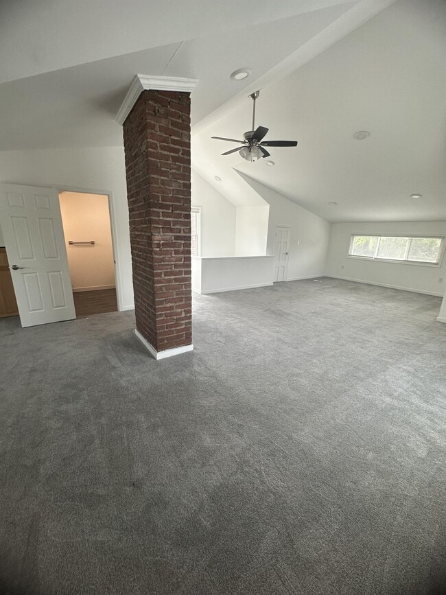 Building Photo - 1337 W 106th St