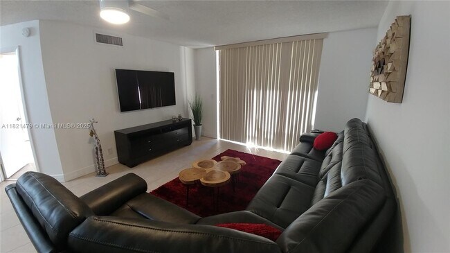 Building Photo - 10451 W Broward Blvd