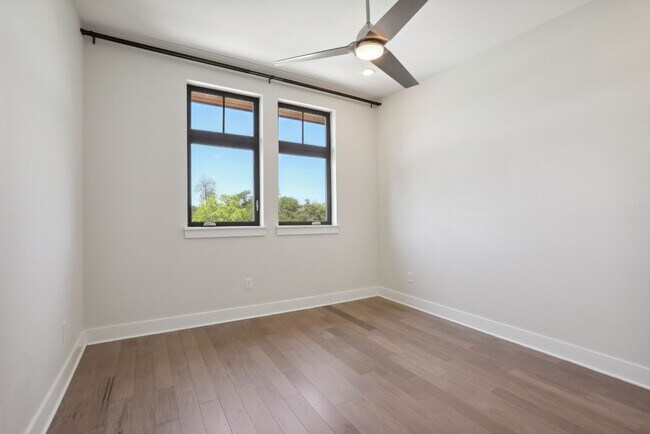 Building Photo - 908 Nueces St