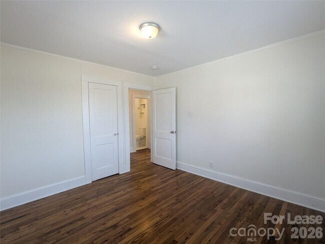 Building Photo - 215 Eastside Dr