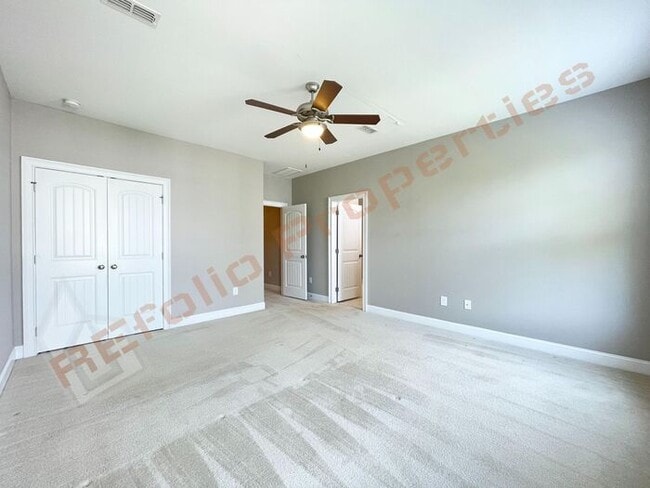 Building Photo - Beautiful 3 Bedroom Townhome with 3rd Floo...