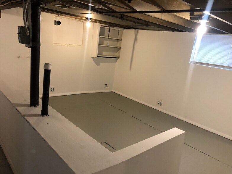 Basement (c) - 3827 Eiler St