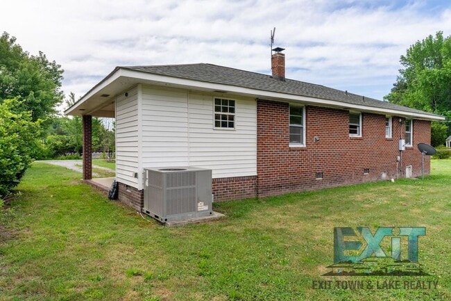 Building Photo - Charming 3BR Home in Jarratt - Convenient Location Near I-95