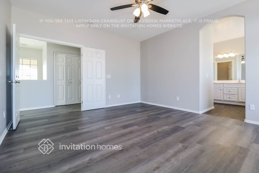 Building Photo - 1421 S 123rd Dr