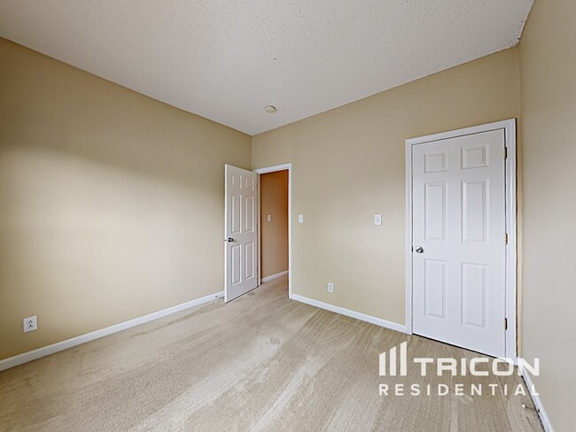 Building Photo - 9897 Lakefield Ln