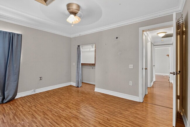 Building Photo - 1005 Selkirk St