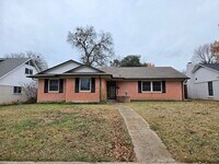 Building Photo - 2012 Ebbtide Ln