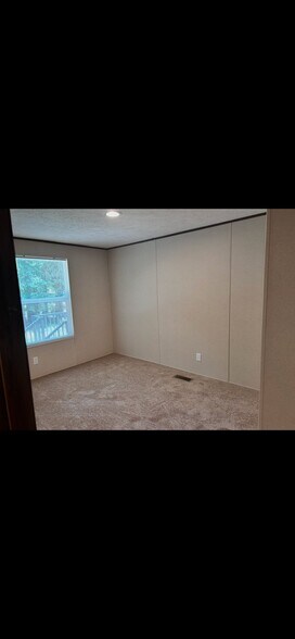 Building Photo - 2642 Forbes Rd