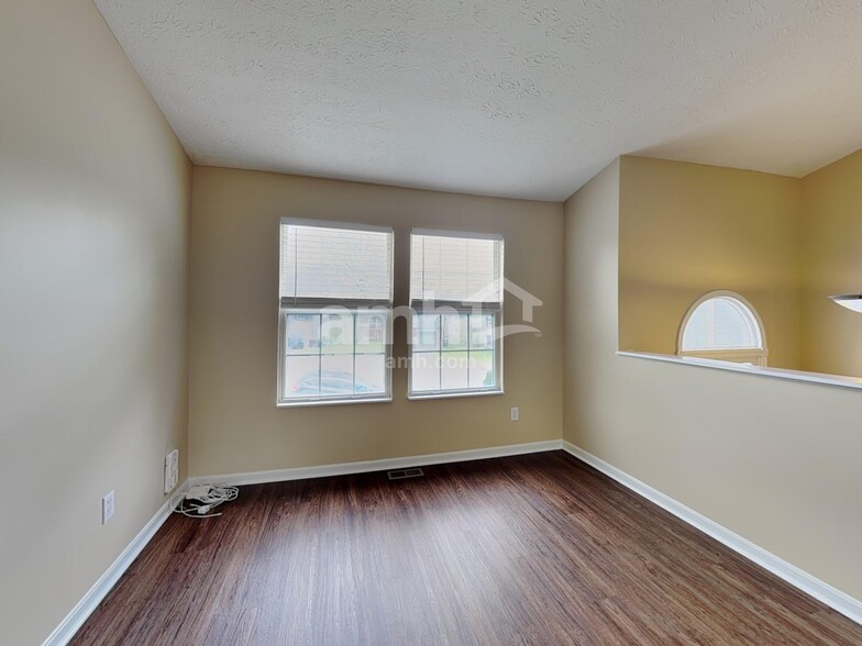 Building Photo - 556 Grouse Ct