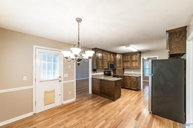 Building Photo - 139 Clubhouse Ln