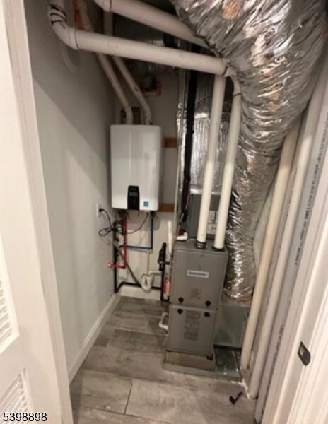 Building Photo - 474 10th Ave