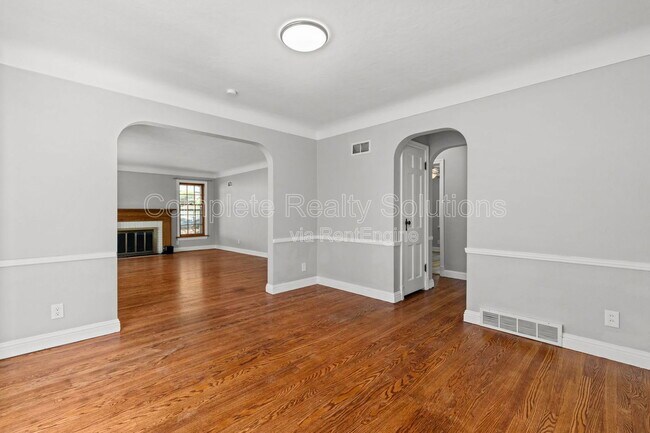Building Photo - 524 Gerald Pl
