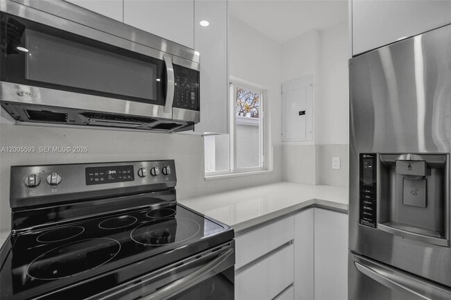 Building Photo - 4112 SW 9th Terrace