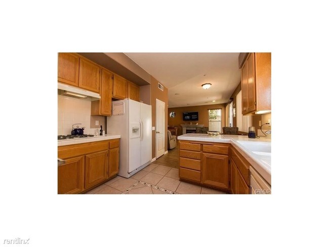 Building Photo - 9878 Via Esperanza