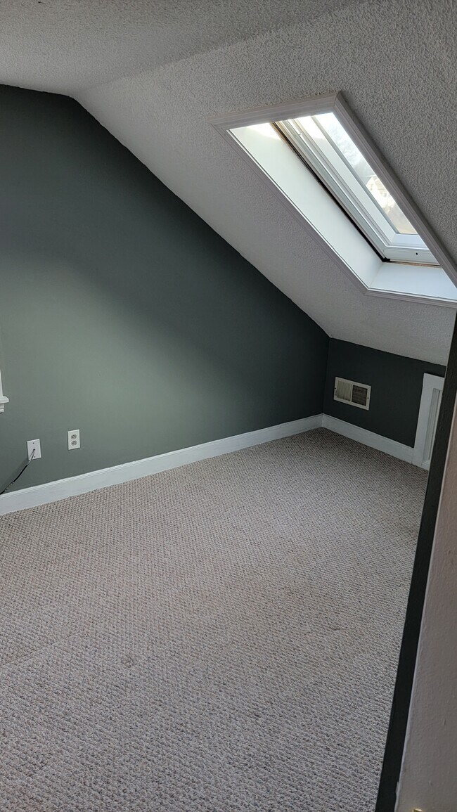 Building Photo - 115 Paul Manafort Dr