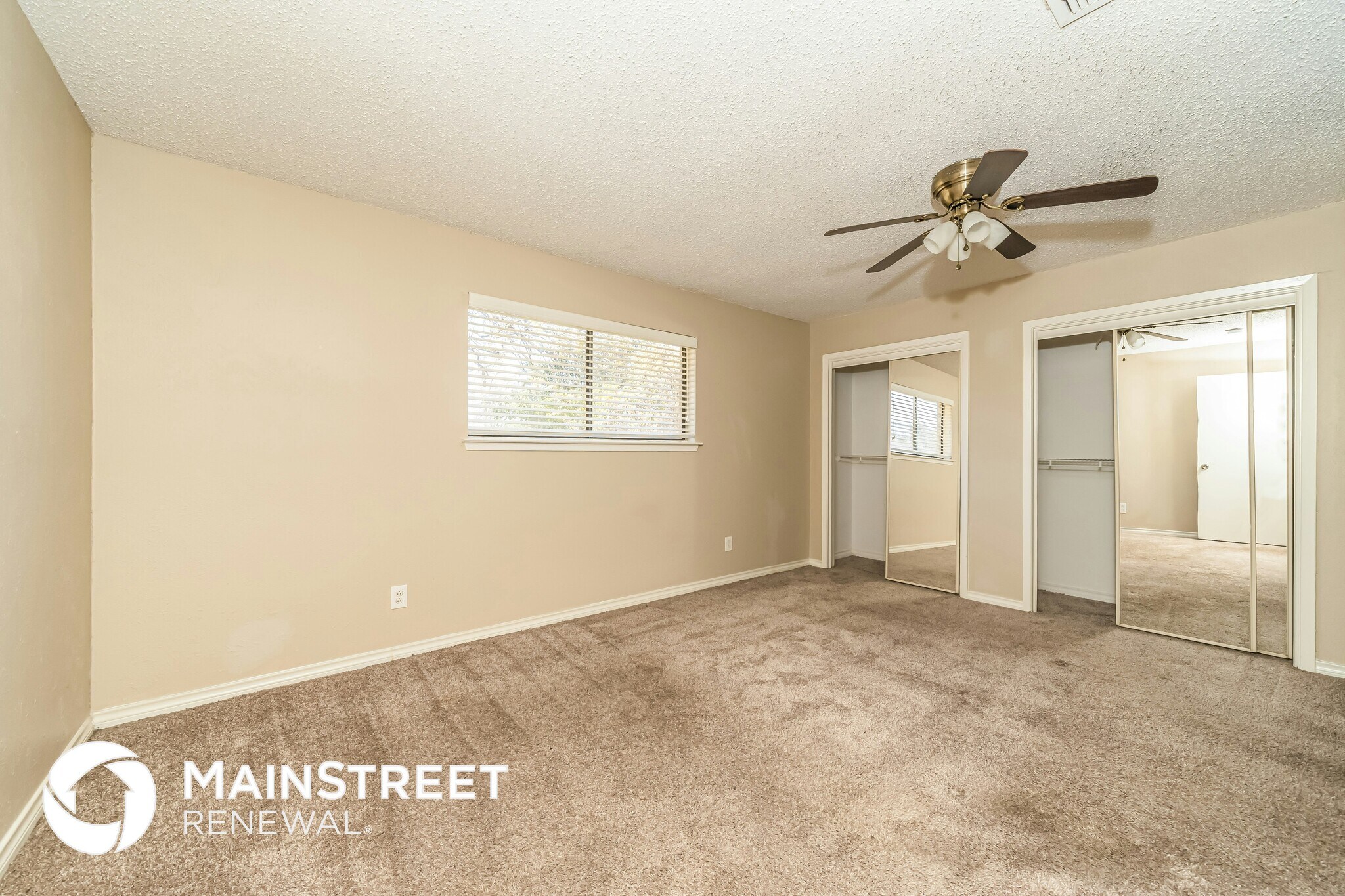 Building Photo - 907 Cresthaven Dr