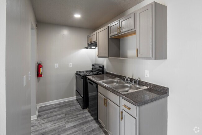 1BR, 1BA - 650SF - Kitchen - Park at Wind Trace