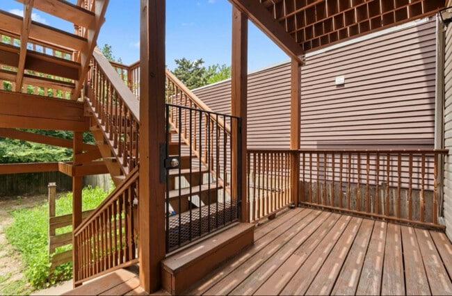 Building Photo - 115 Winfield Ave