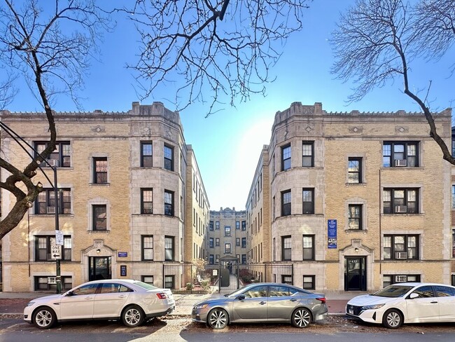 Building Photo - 533 W Belden Ave