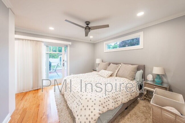 Building Photo - 446 Monmouth Ave